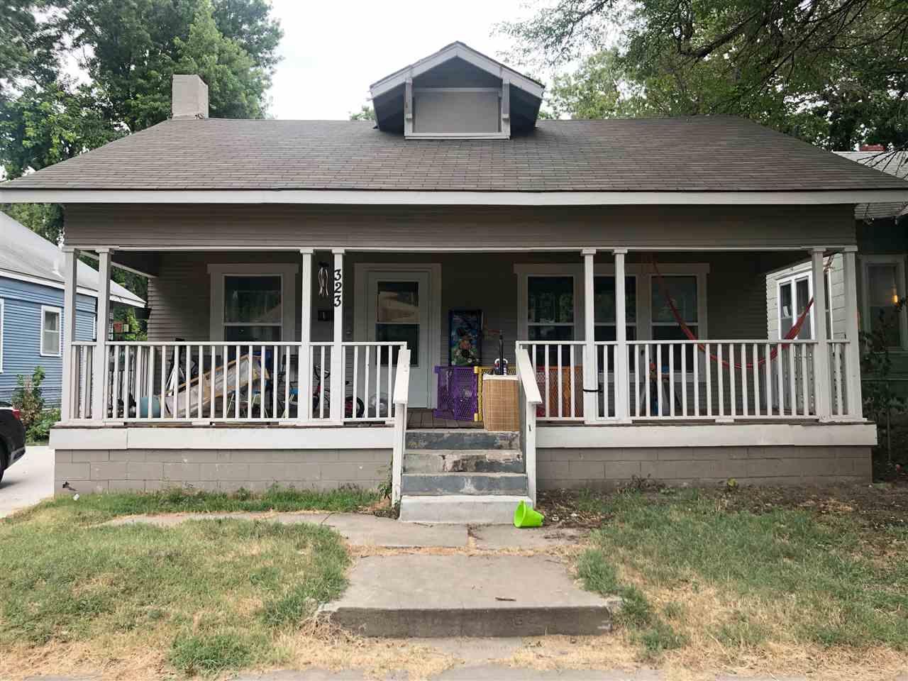 323 Green St - Photo 1