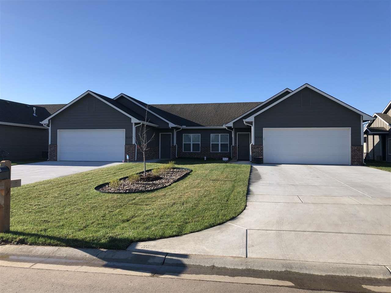 5500-5502 Edwards Cir - Photo 1
