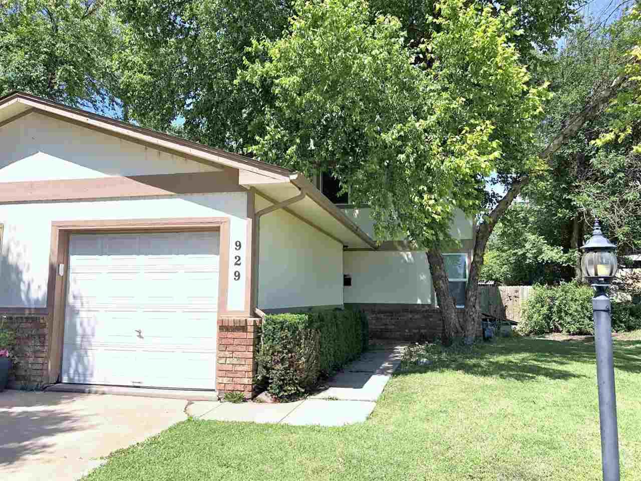 929 Enoch St - Photo 1