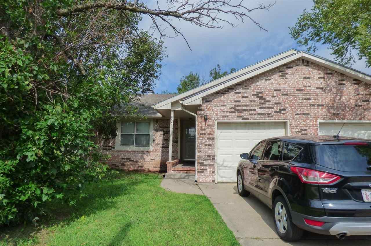 1855 Doreen St - Photo 1