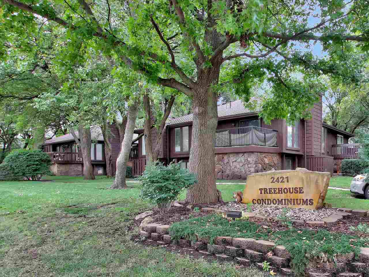 2421 Yellowstone St Apt 503 - Photo 1