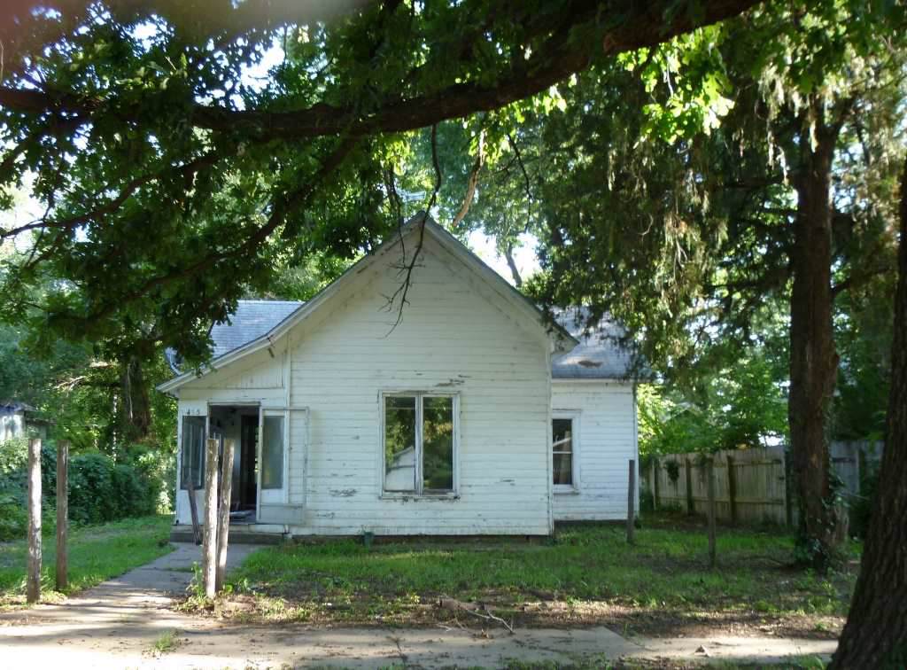 413 14TH AVE - Photo 1