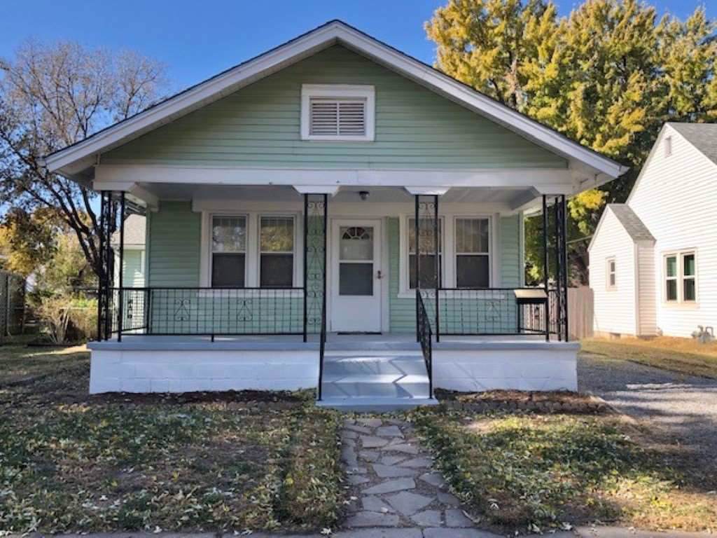 643 Volutsia Ave - Photo 1