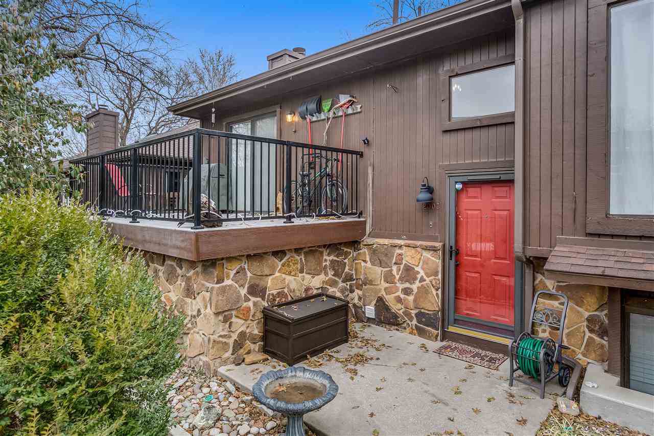 2421 Yellowstone St - Photo 1