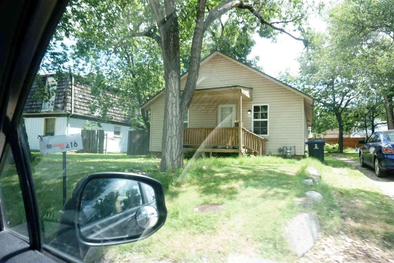 216 Jones St - Photo 1