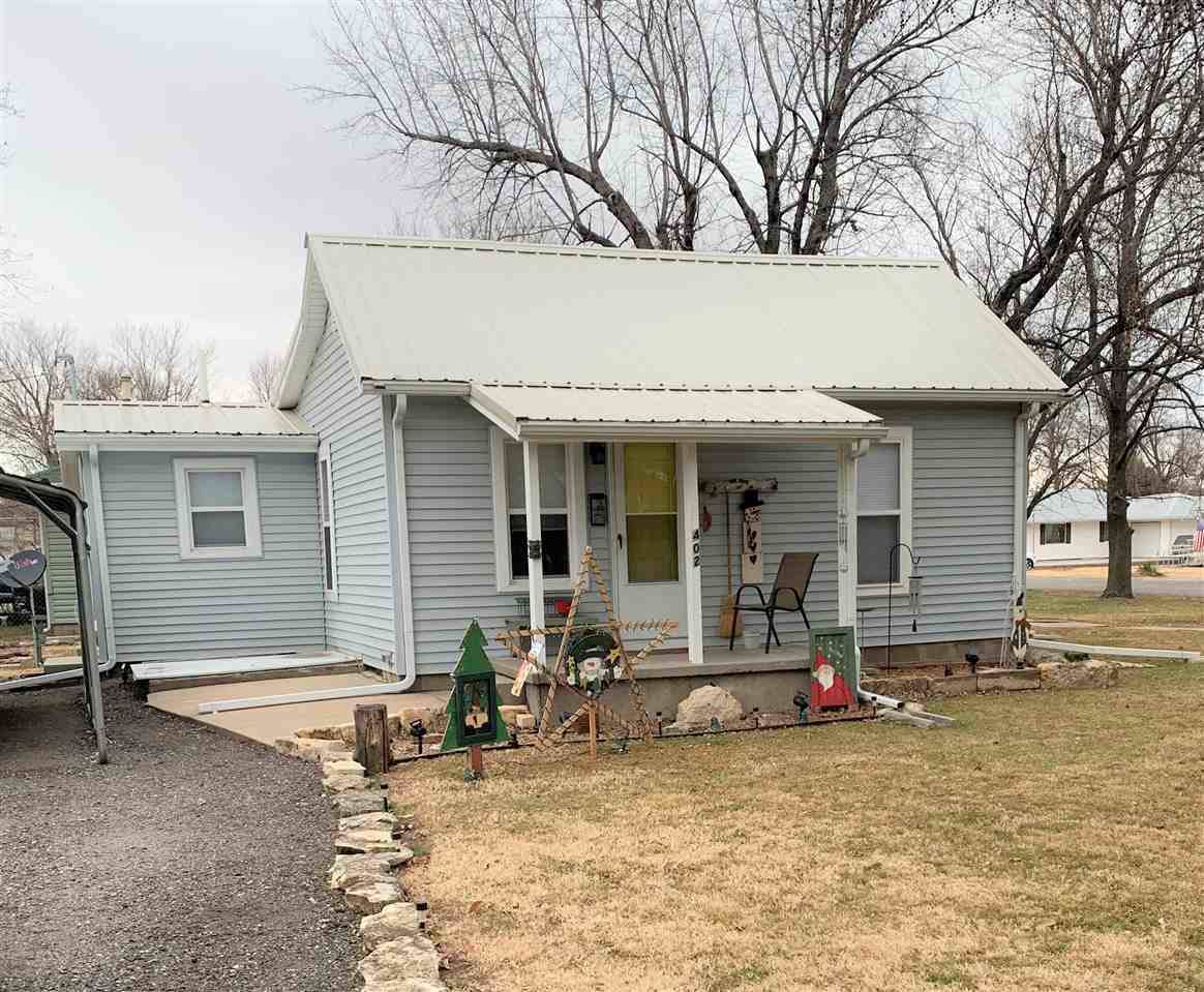 402 7th - Photo 1