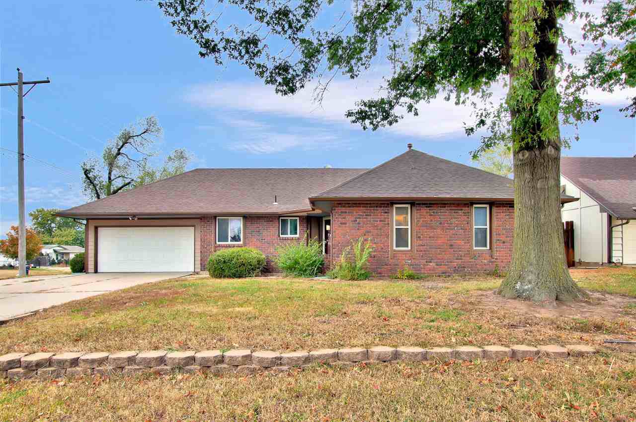 1702 Beaumont St - Photo 1