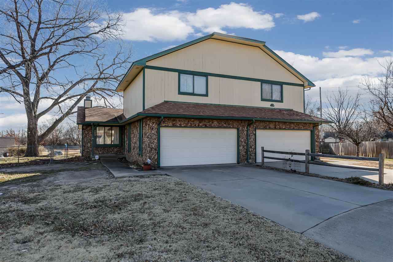 602 Tanglewood Rd - Photo 1