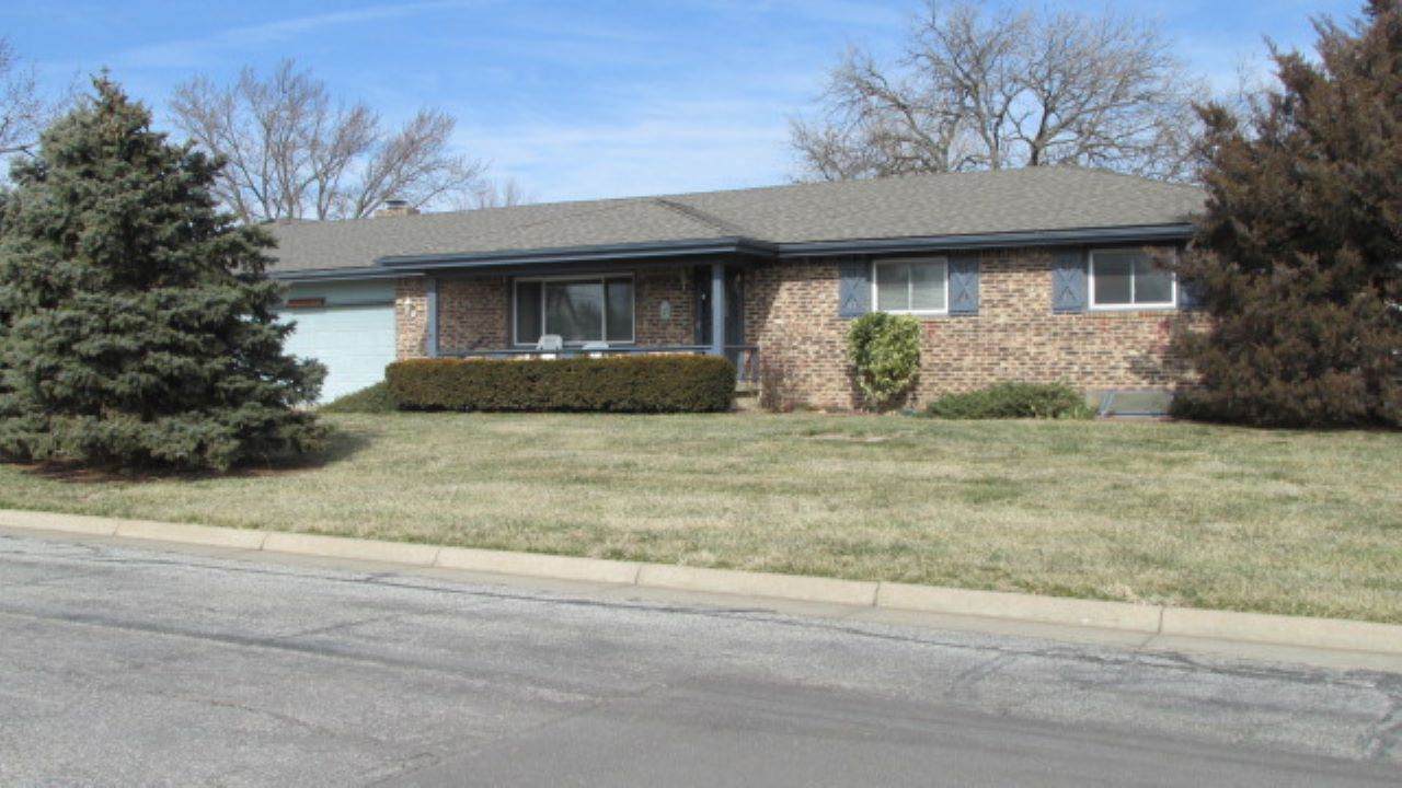 44 Saint Cloud Pl - Photo 1