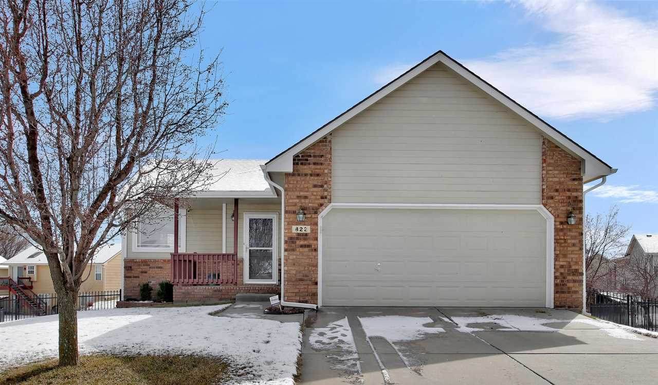 822 Bedford Ct - Photo 1