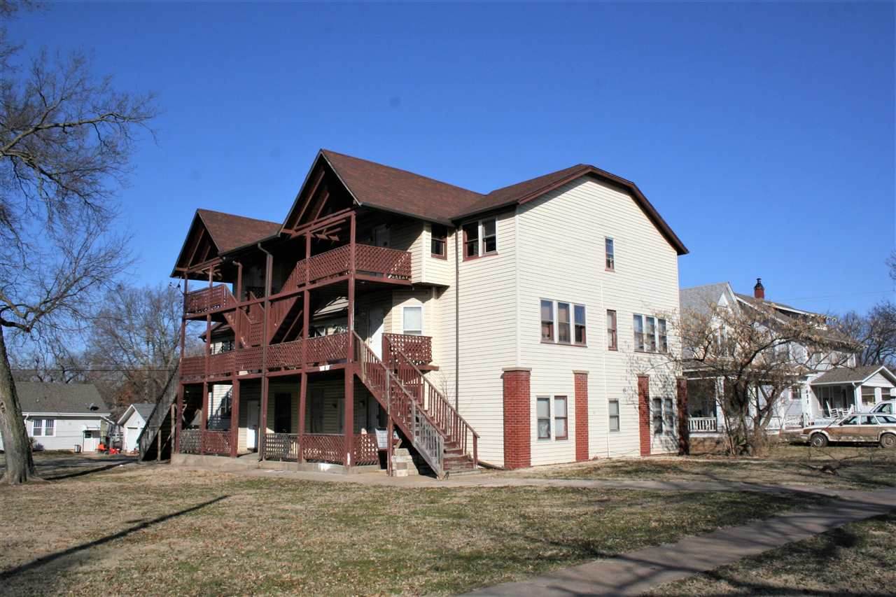 423 Washington St - Photo 1