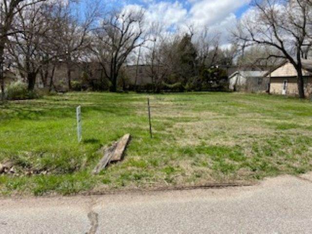 645 Goebel St - Photo 1