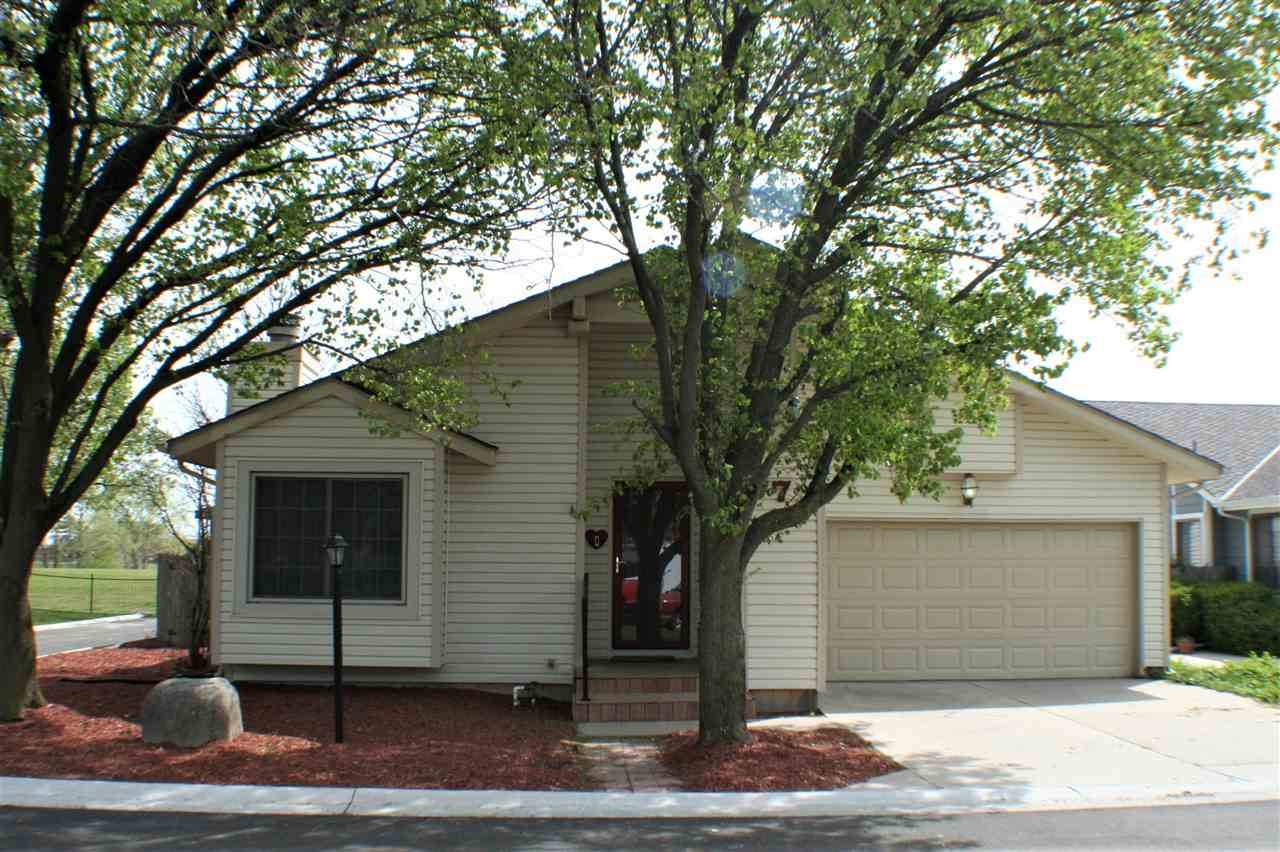 7333 22nd St N - Photo 1