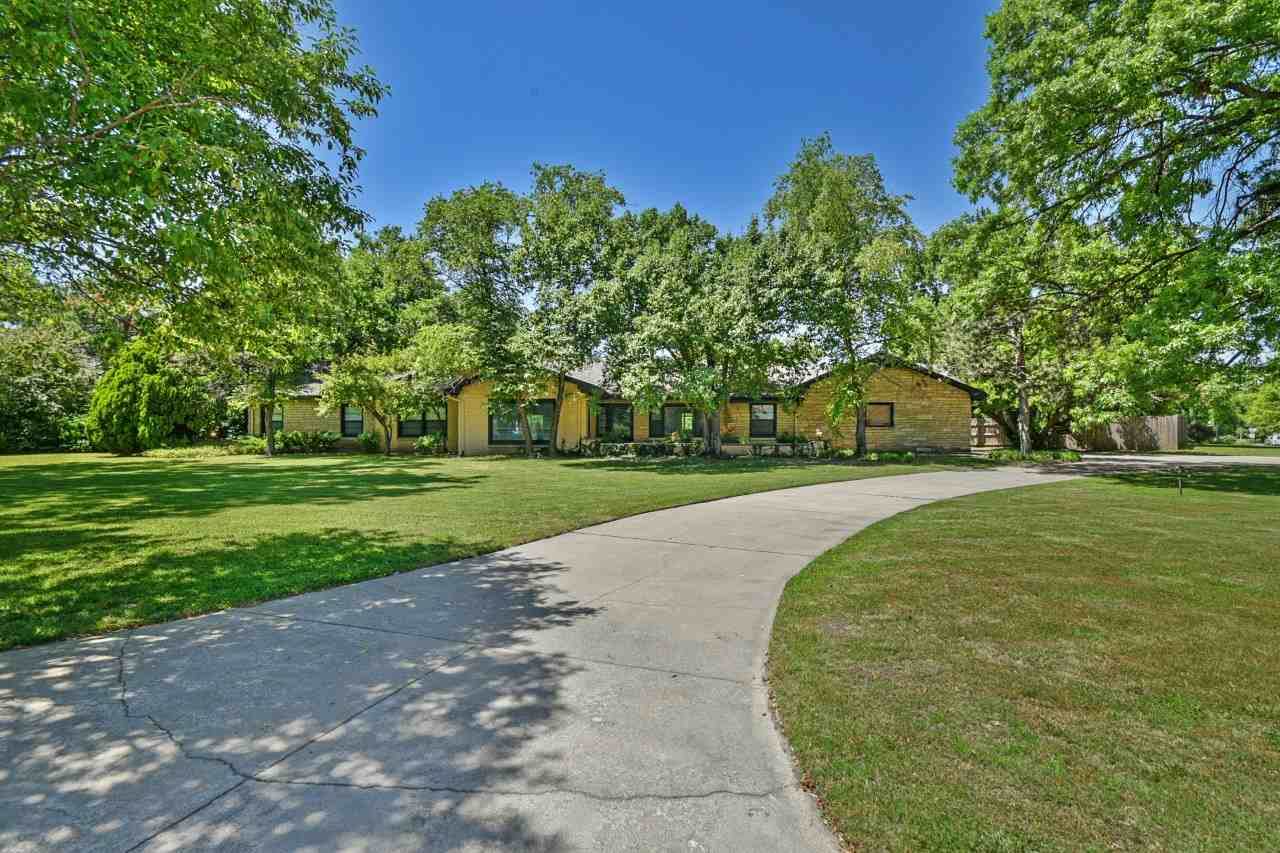 28 Douglas Ave - Photo 1