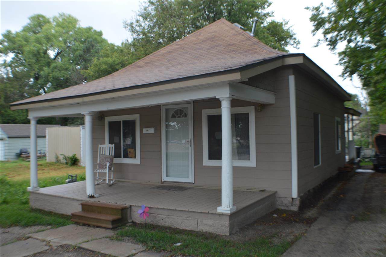 414 7th St - Photo 1