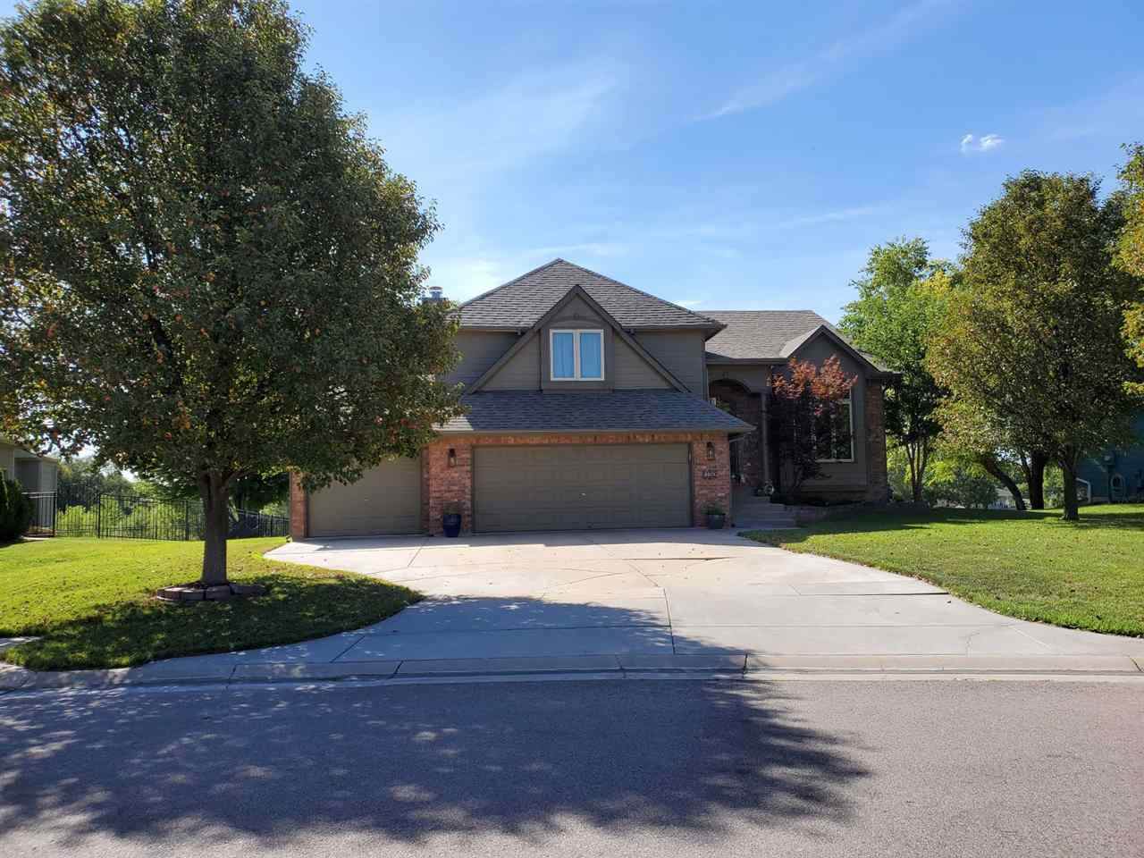 330 Fairway Cir - Photo 1