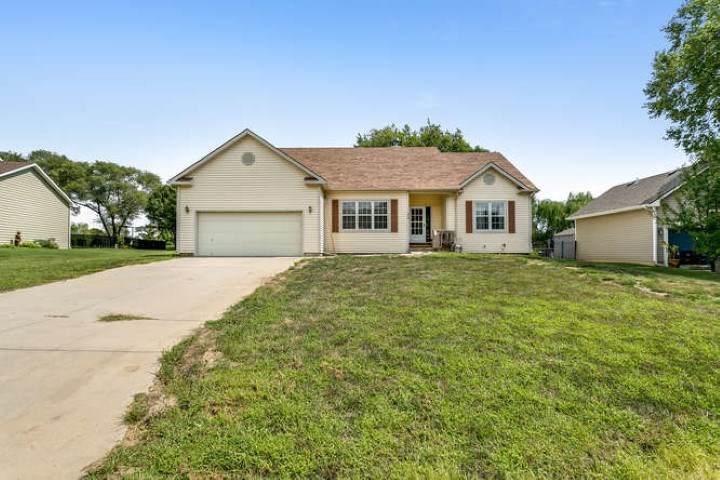 1320 Glenview Dr. - Photo 1