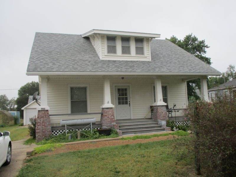 703 Santa Fe - Photo 1