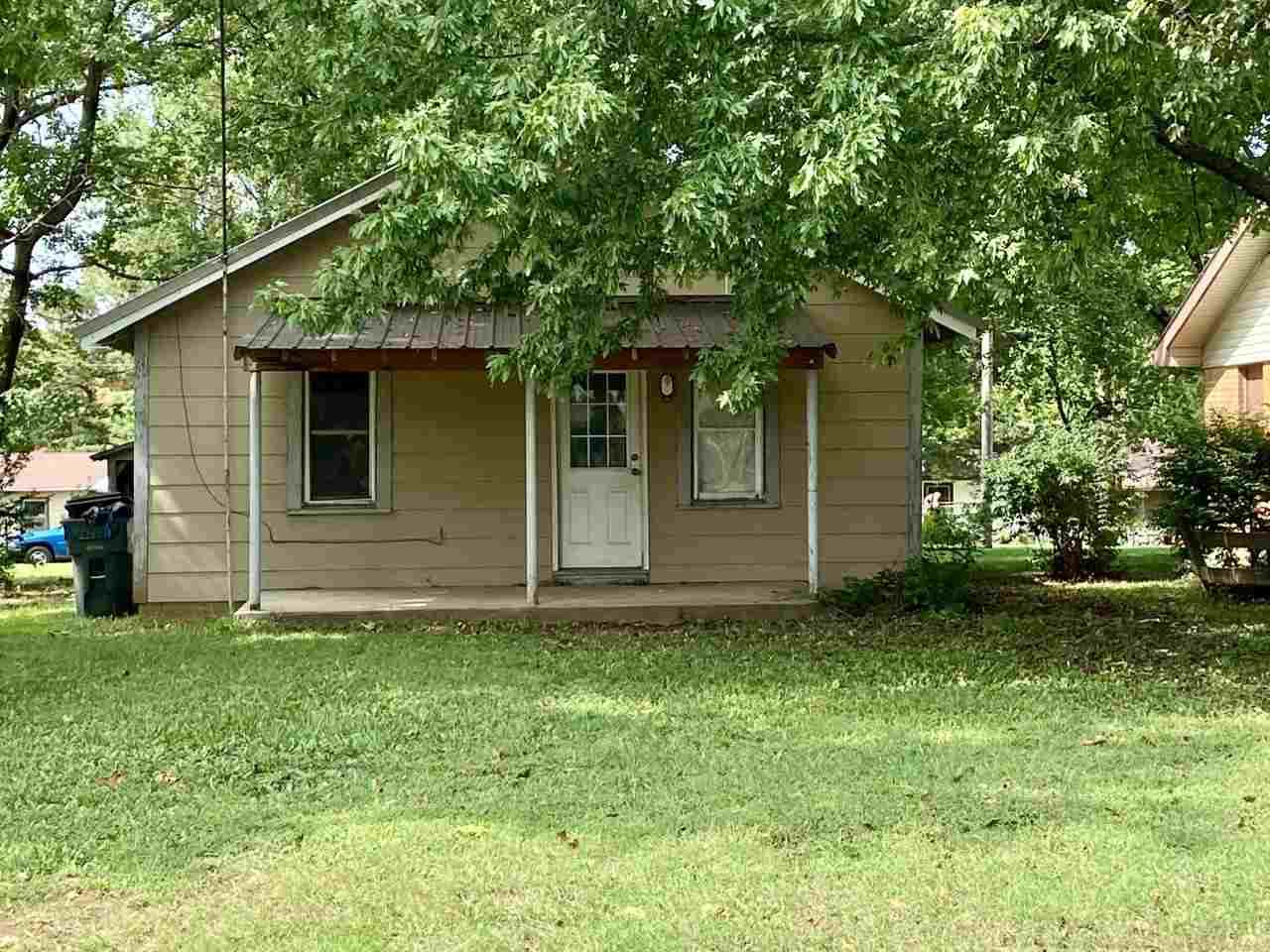 209 Kansas St - Photo 1