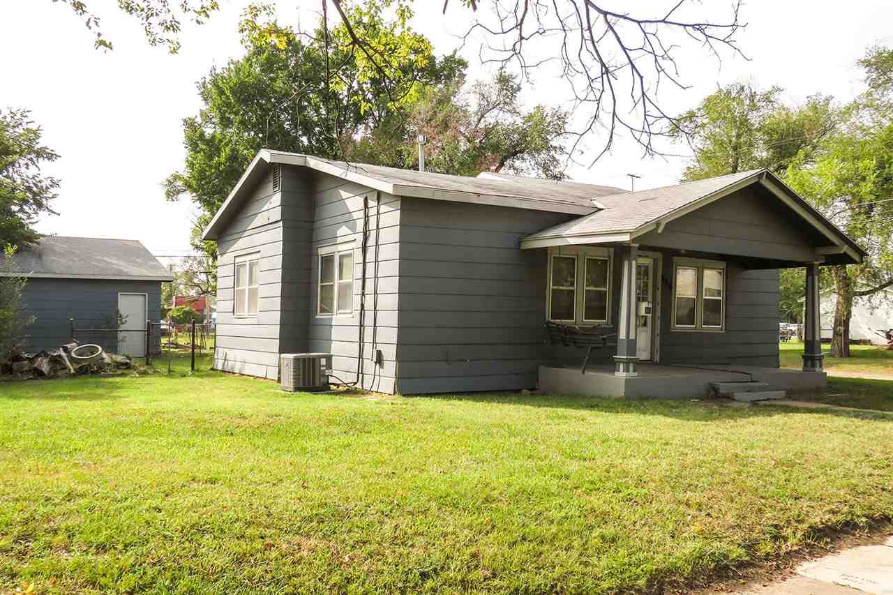 915 Sedgwick St - Photo 1