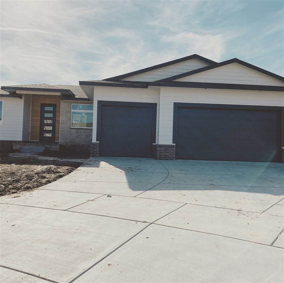 1081 Arbor Creek Ct - Photo 1