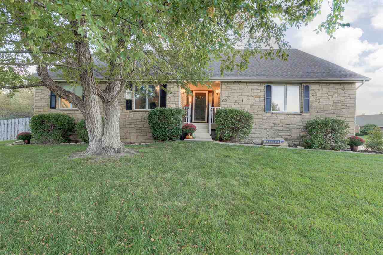 725 Normandy Rd - Photo 1