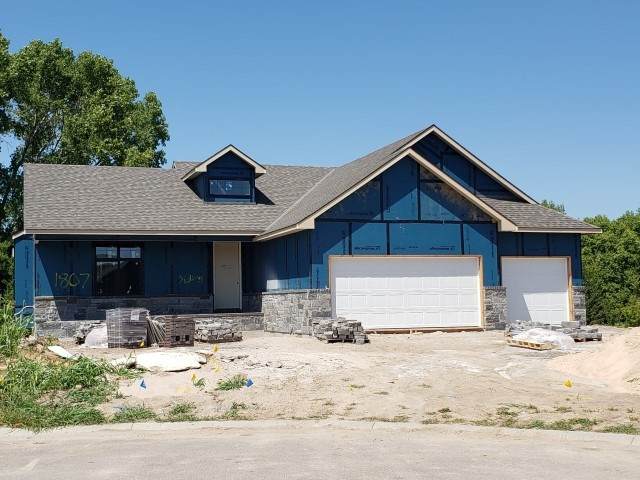 1807 Teakwood Ct - Photo 1