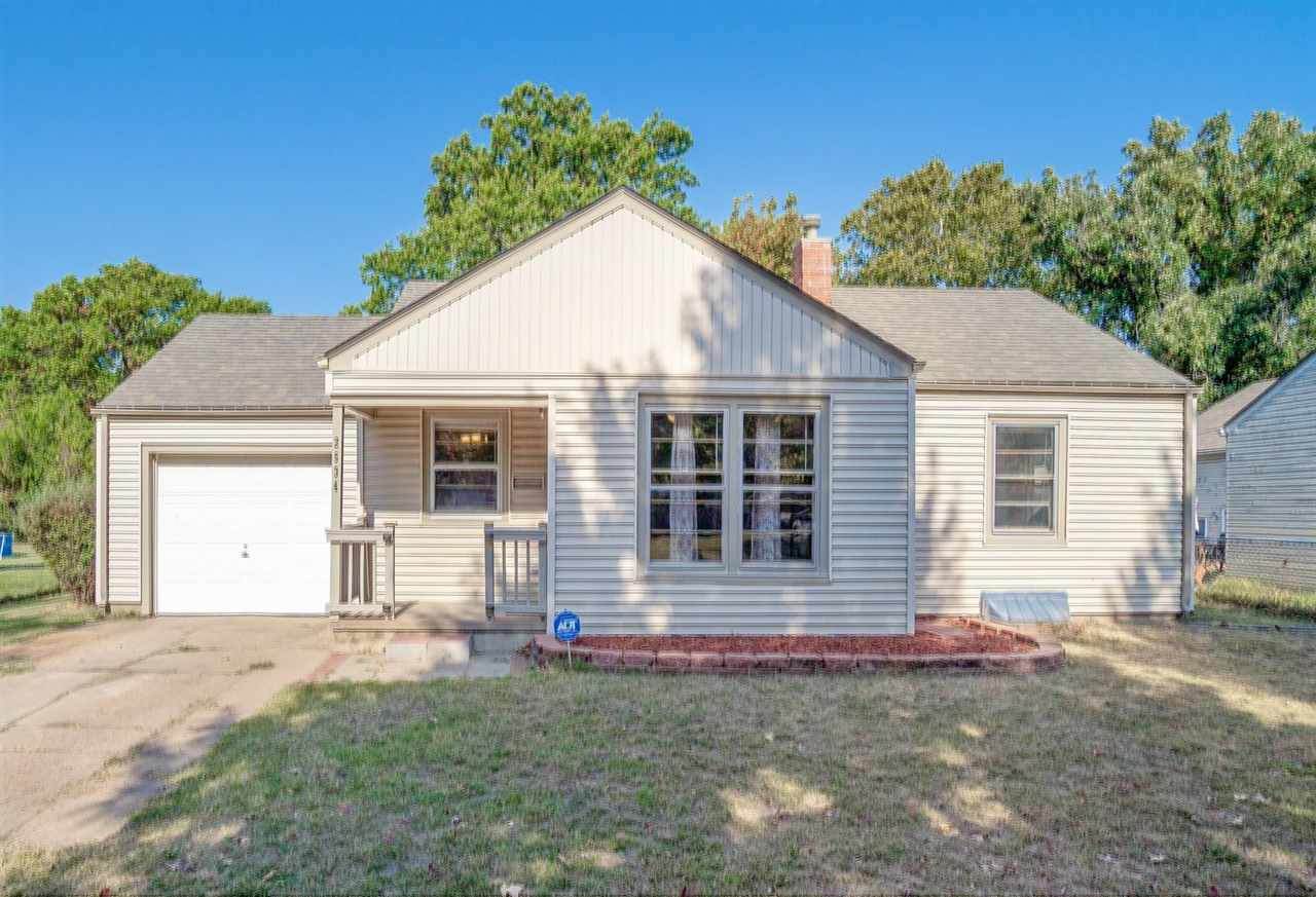 2534 Aloma St - Photo 1