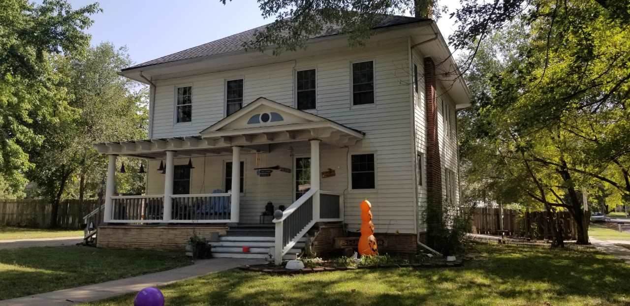 1501 1ST AVE - Photo 1