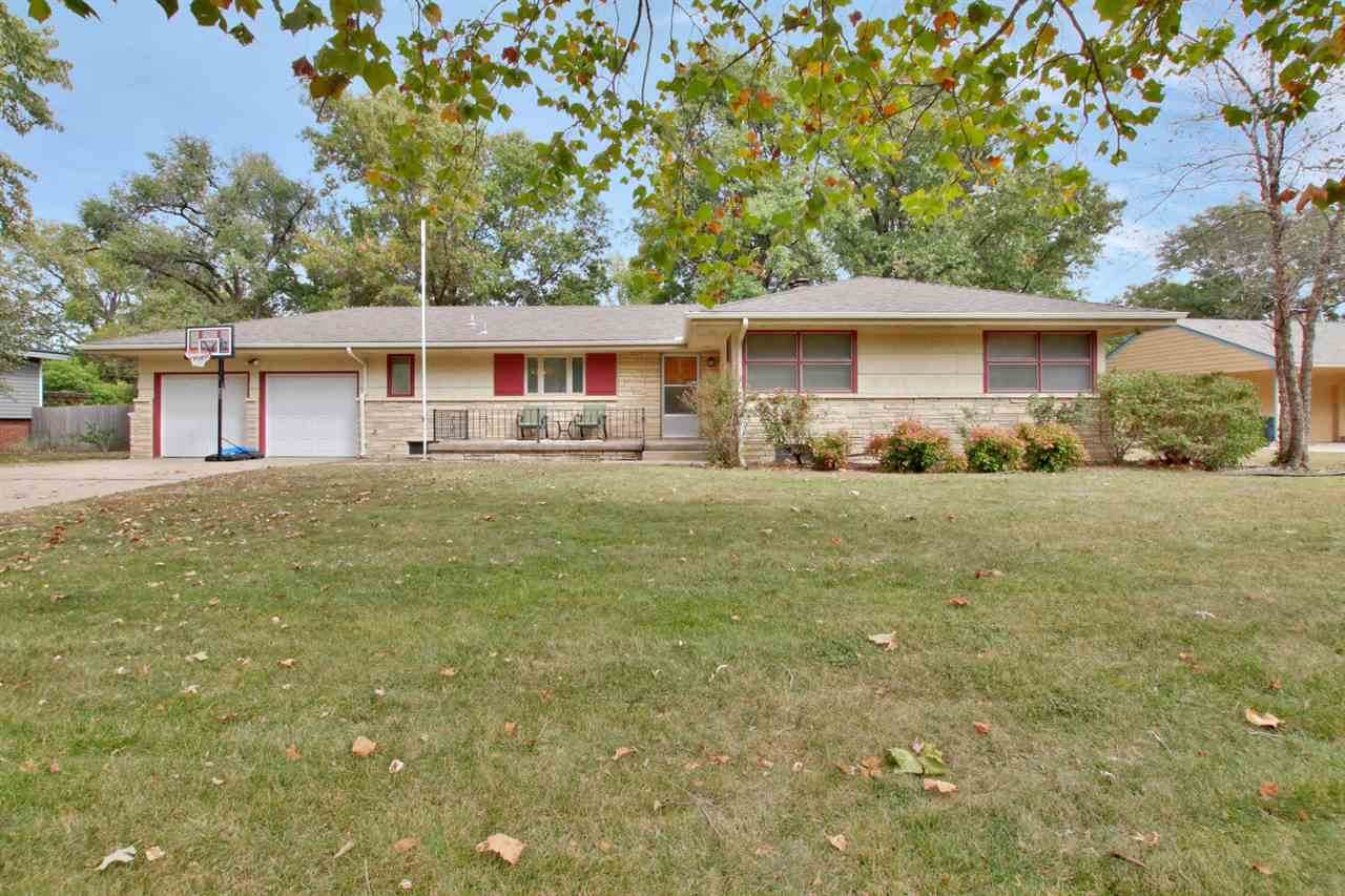 144 Lochinvar St - Photo 1