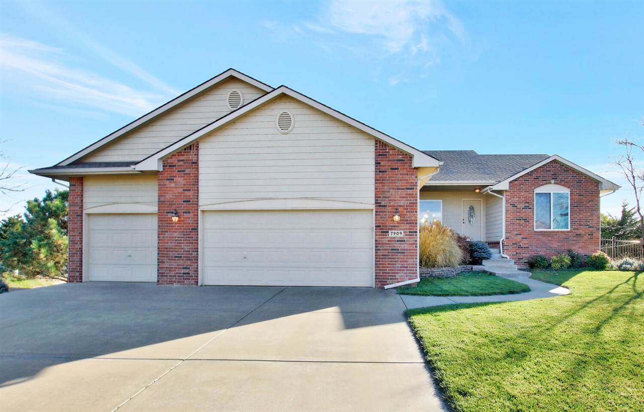 7909 Lang Cir - Photo 1