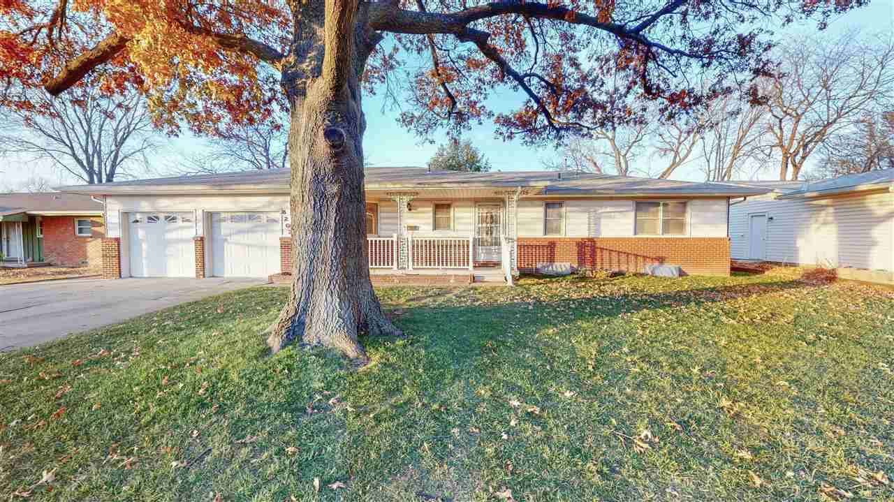 8202 Bekemeyer St - Photo 1