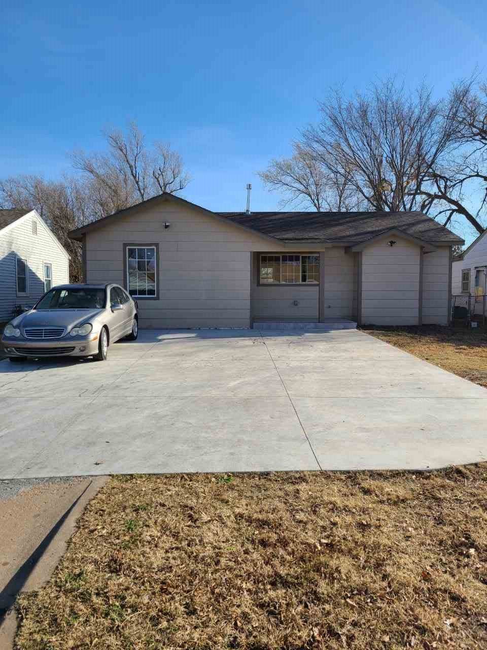 2246 Piatt St - Photo 1