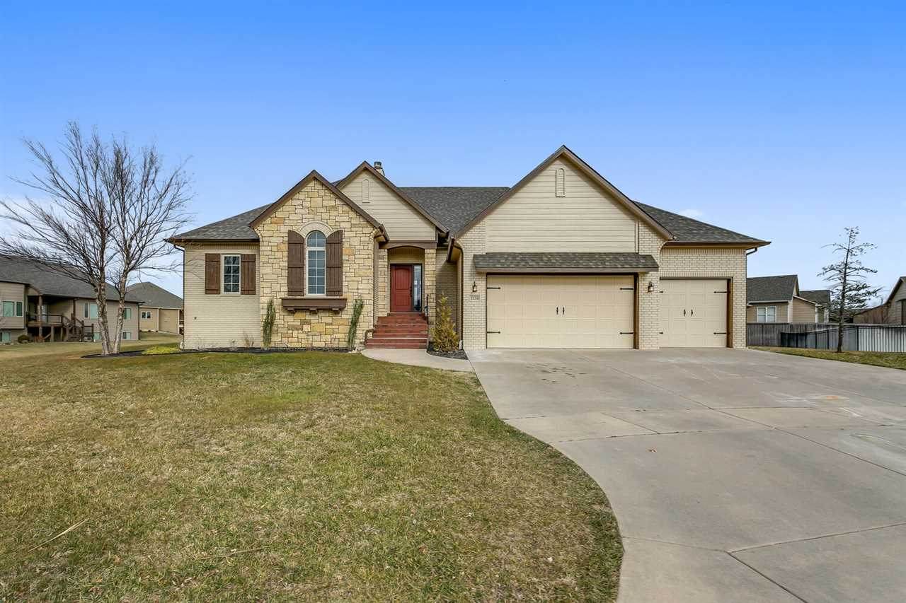 2220 Loch Lomond Ct - Photo 1