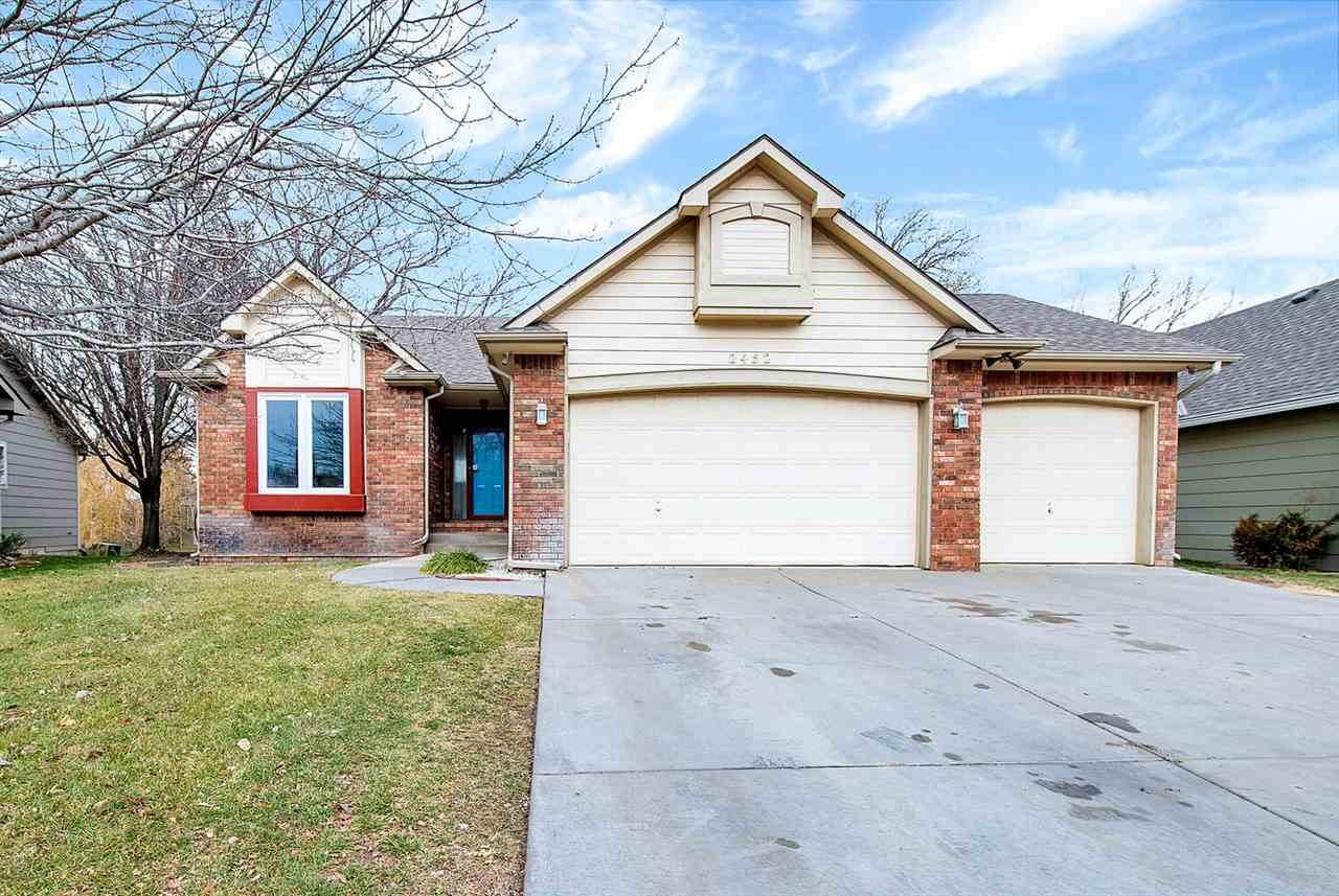 2452 Hazelwood Ct - Photo 1