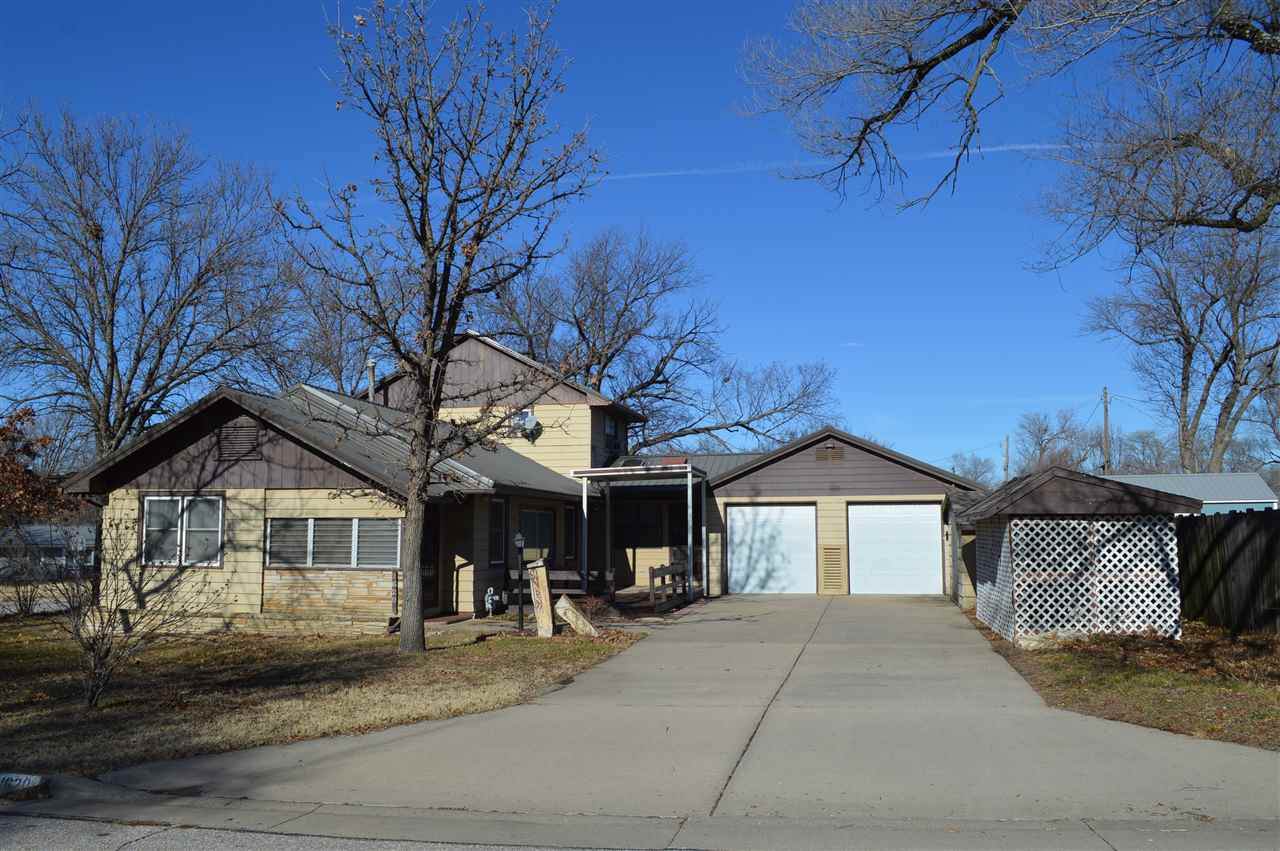 1620 2nd Ave. - Photo 1
