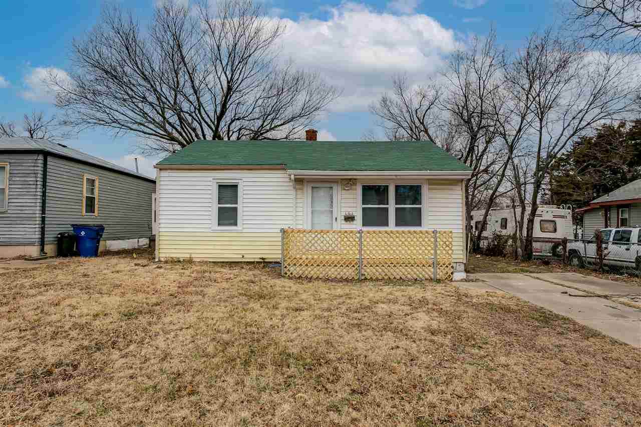 1307 Erie Ave - Photo 1