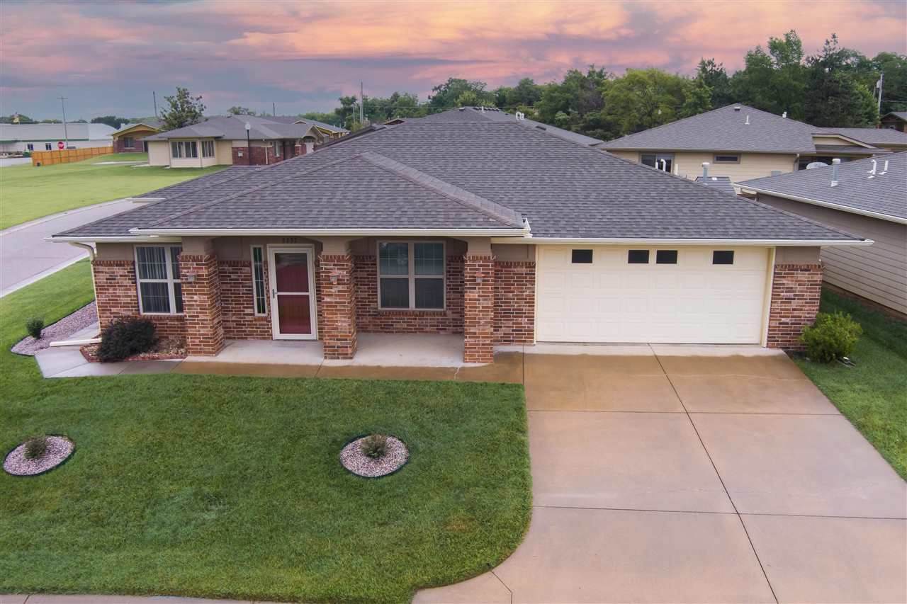 2232 Cottonwood Ln - Photo 1