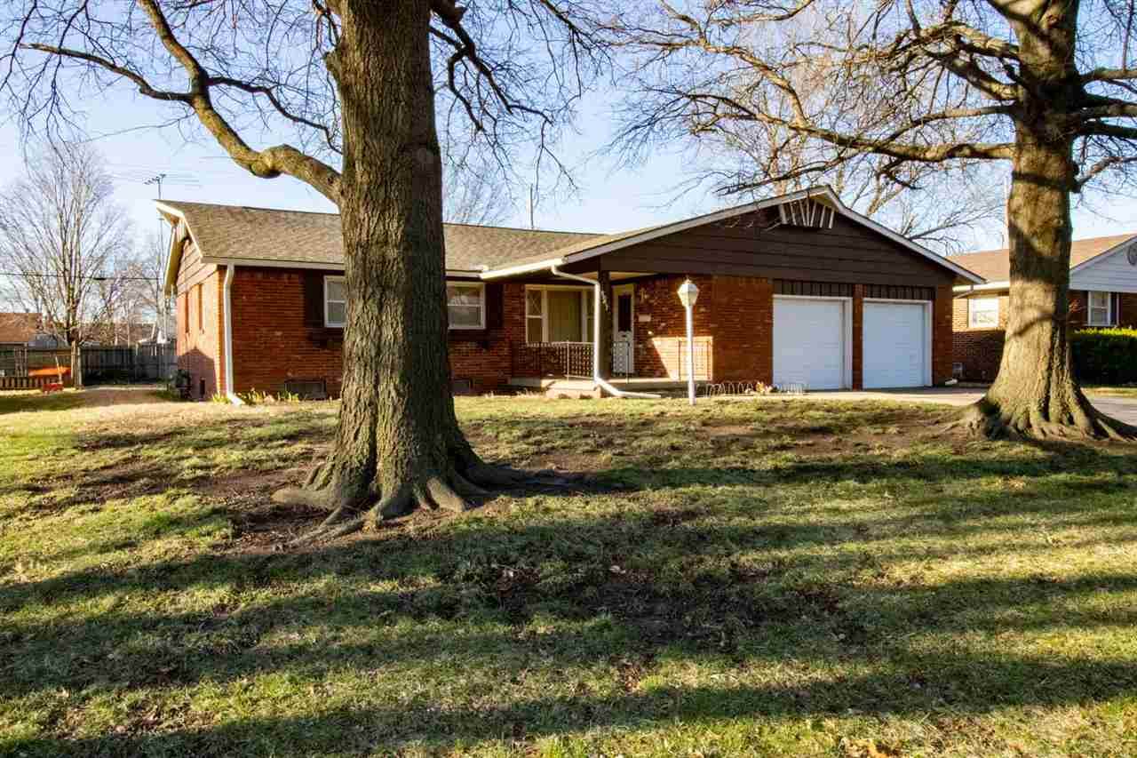 8017 Watson Ln - Photo 1