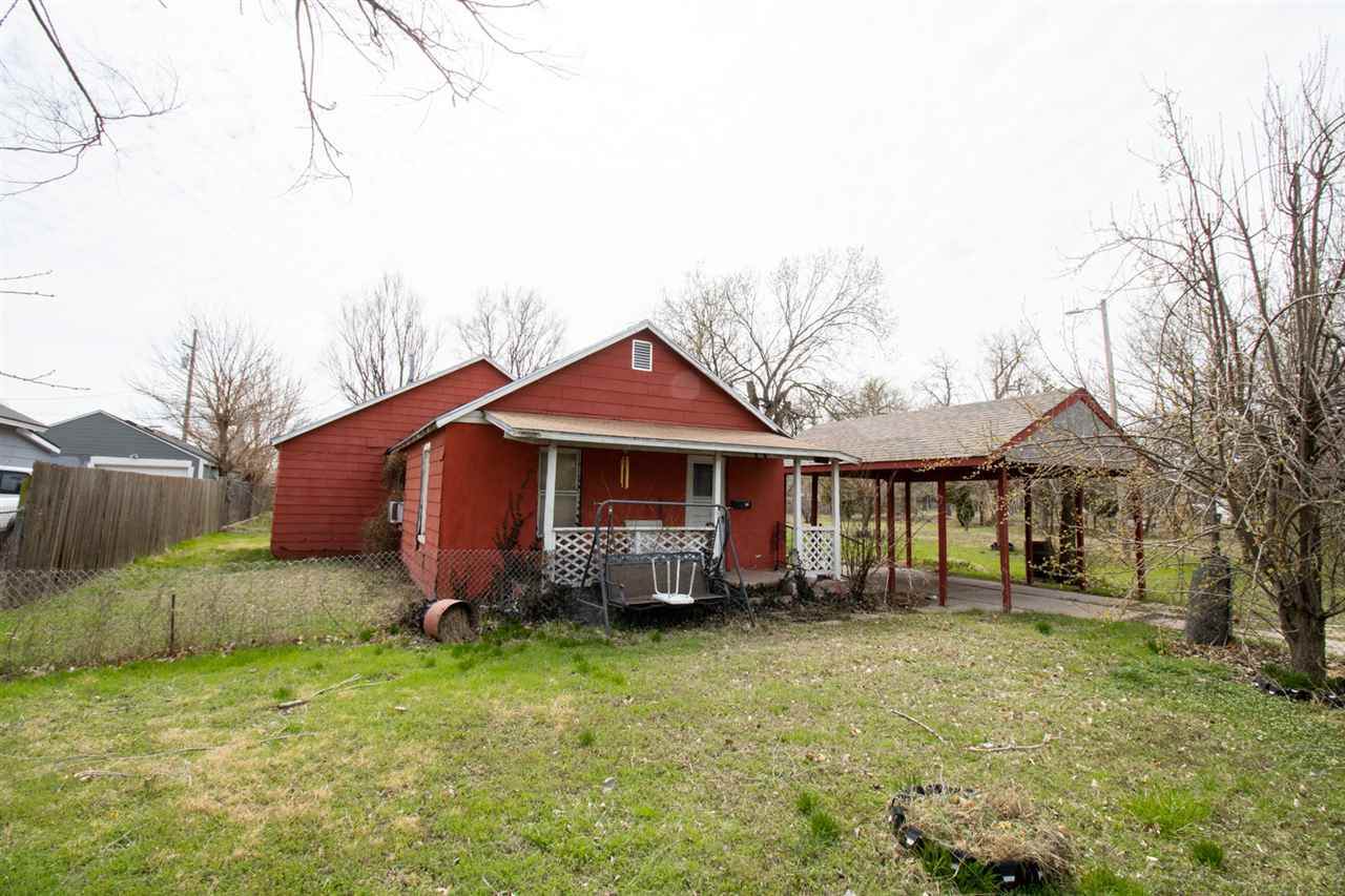 211 Osborne St - Photo 1