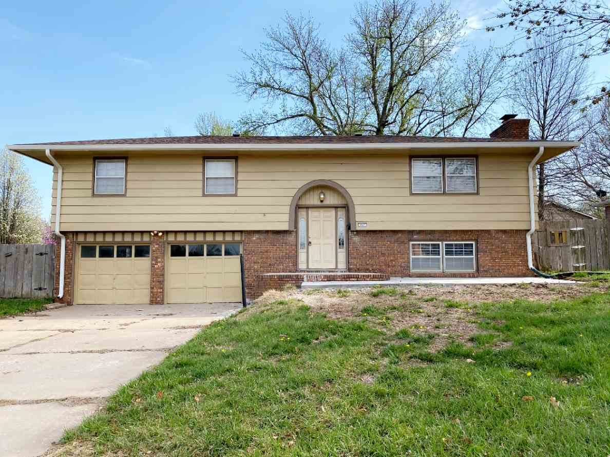 907 Crestway Ave - Photo 1