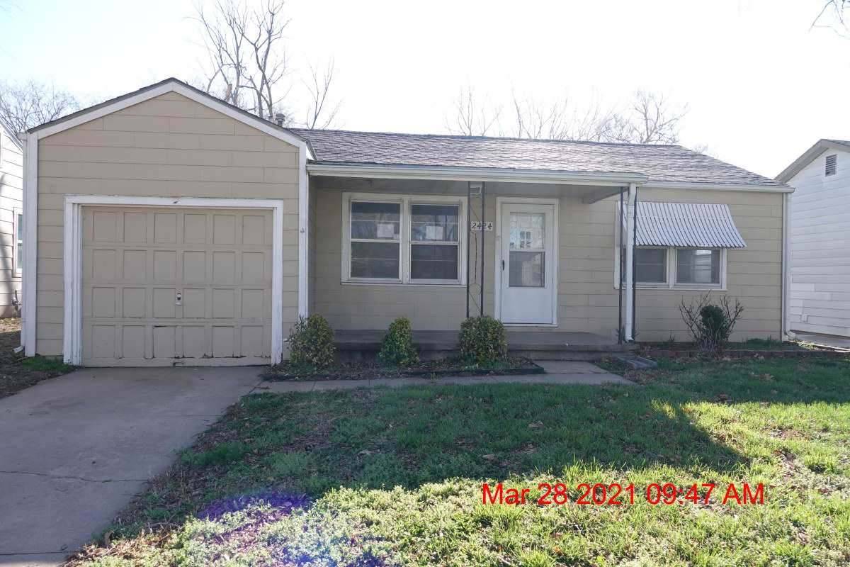 2424 Woodland - Photo 1