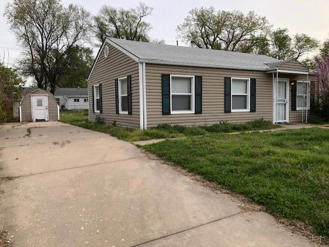 1300 Arlington Dr - Photo 1