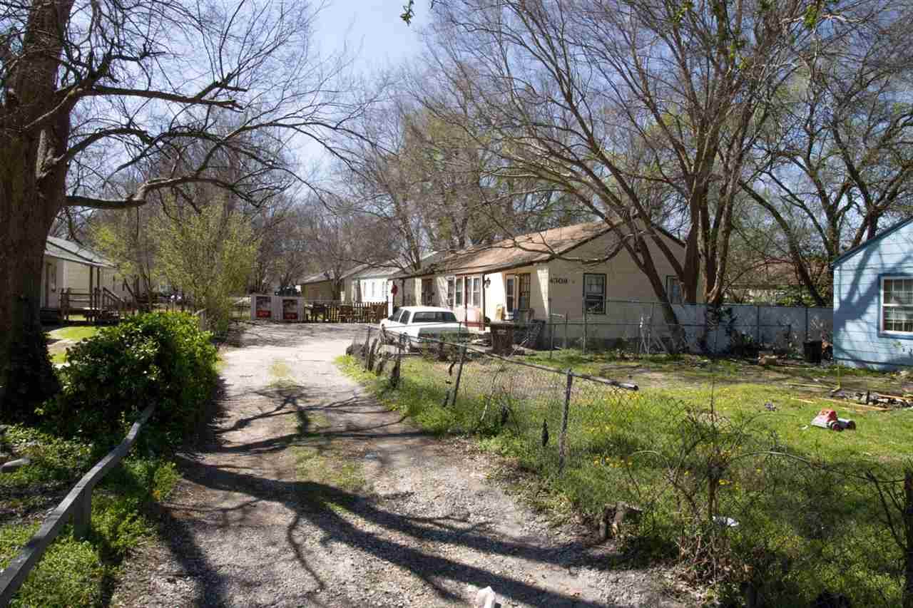 4311 Lincoln St - Photo 1