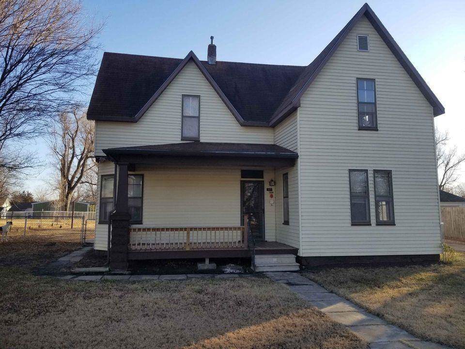 315 4th St - Photo 1