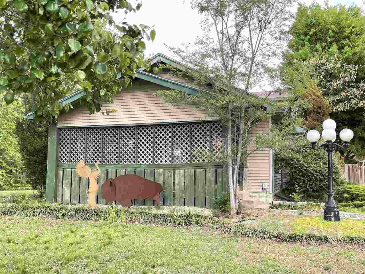 6862 S Broadway - Photo 1