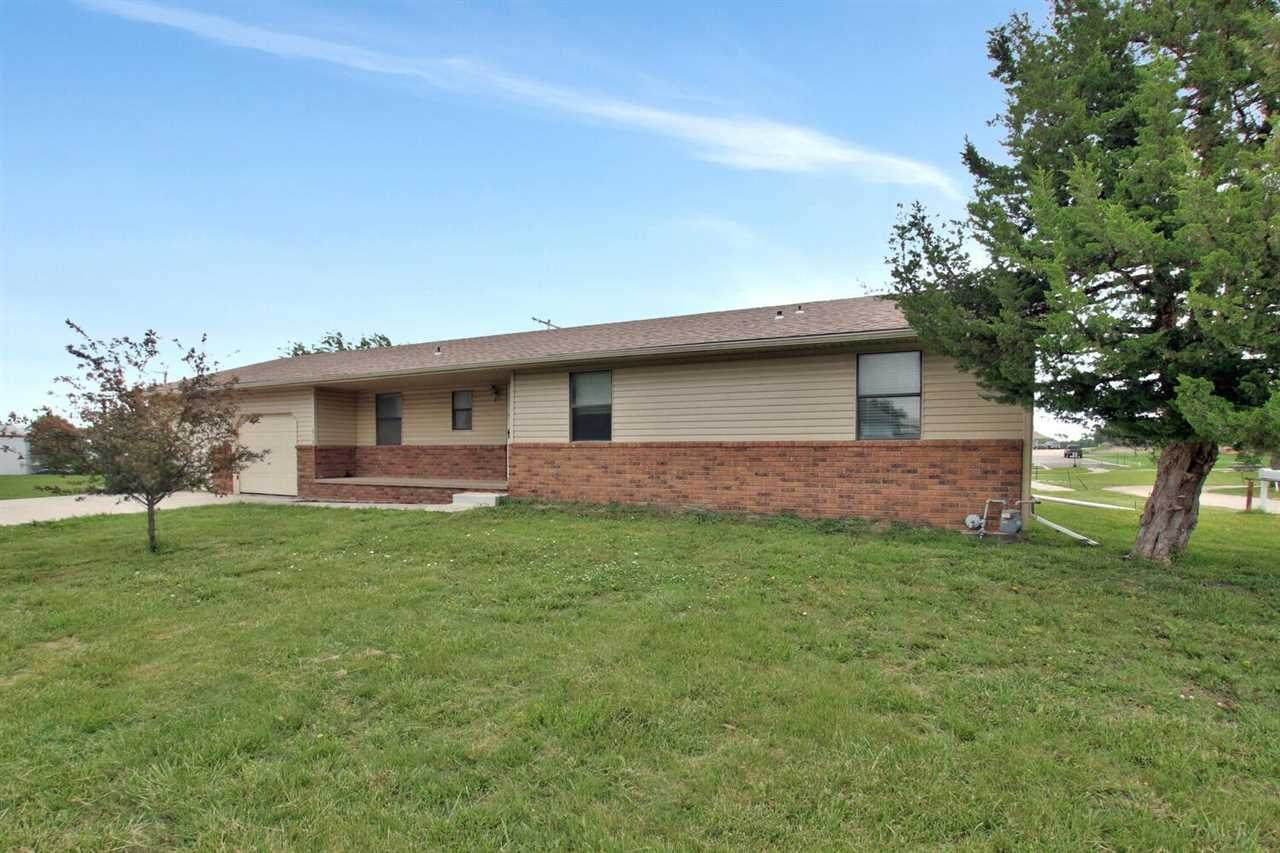 610 Main St - Photo 1