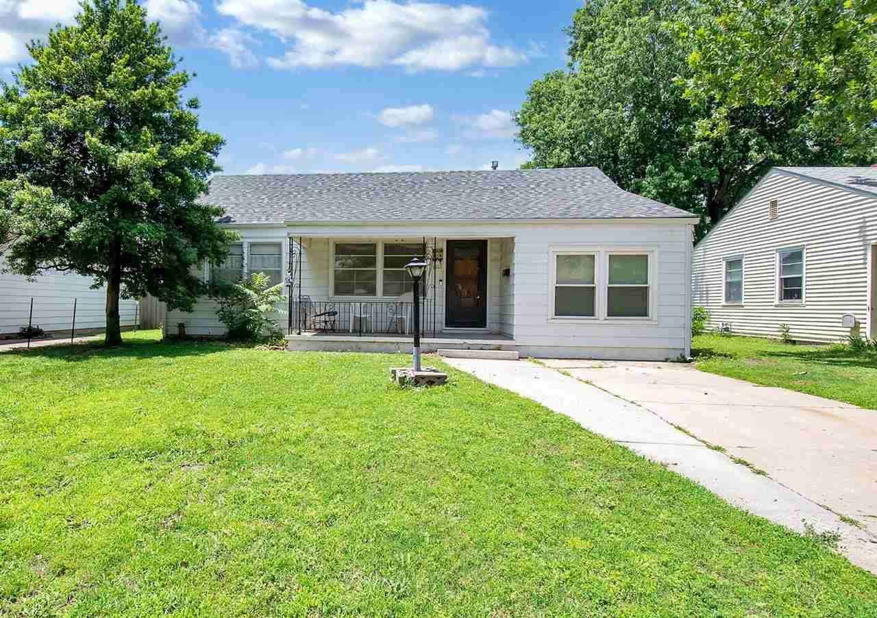 2445 Victoria - Photo 1