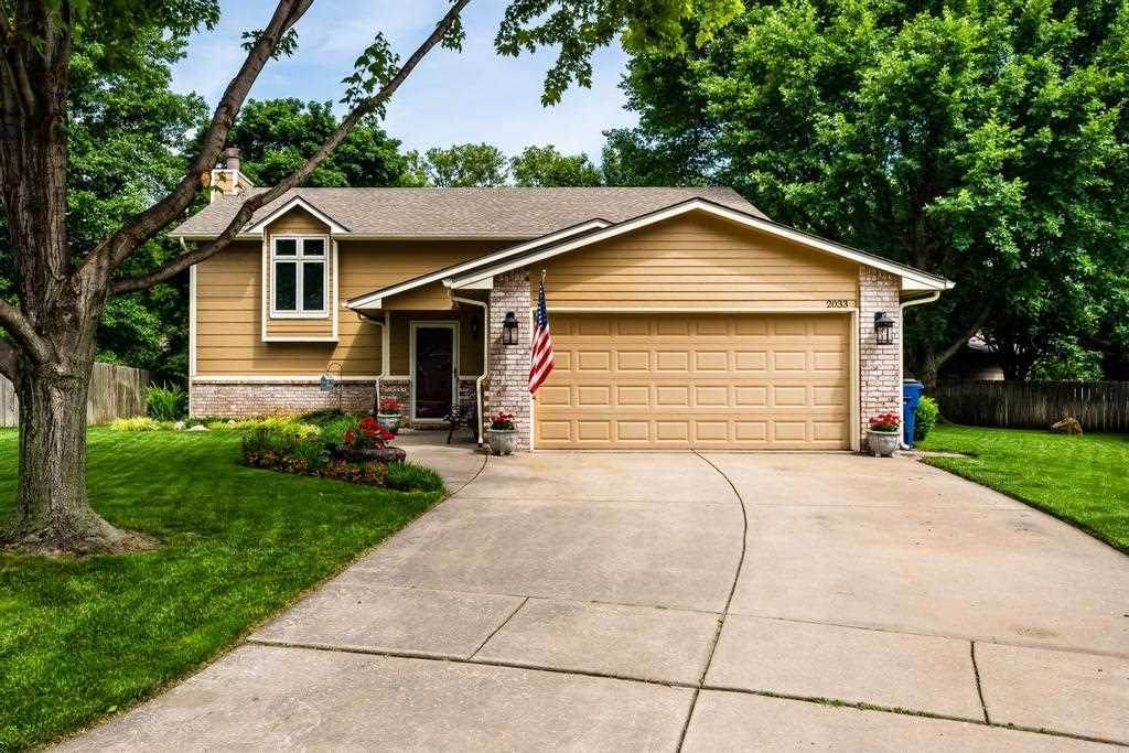 2033 Parkdale Ct - Photo 1
