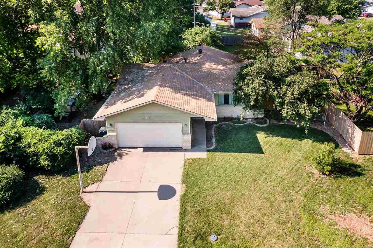 2413 Fairchild St - Photo 1